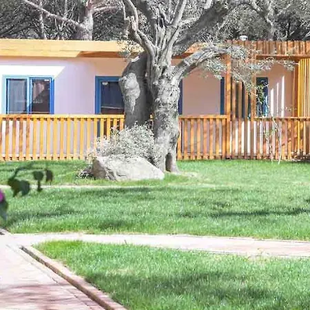 Villaggio L'ultima פארק נופש